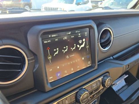 Certified 2022 Jeep Wrangler Unlimited Rubicon 4xe w/ Cold Weather Group image 17