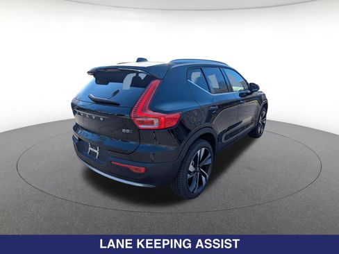 New 2025 Volvo XC40 B5 Plus w/ Protection Package Premier AWD/4WD image 5