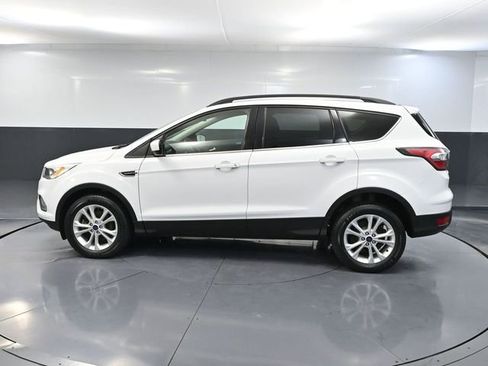 Used 2017 Ford Escape SE w/ Equipment Group 201A image 10