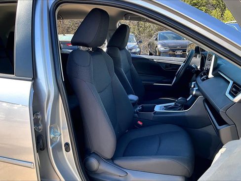 Used 2024 Toyota RAV4 LE image 9