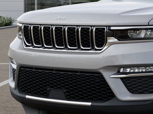 New 2025 Jeep Grand Cherokee Limited w/ Trailer Tow Package image 11