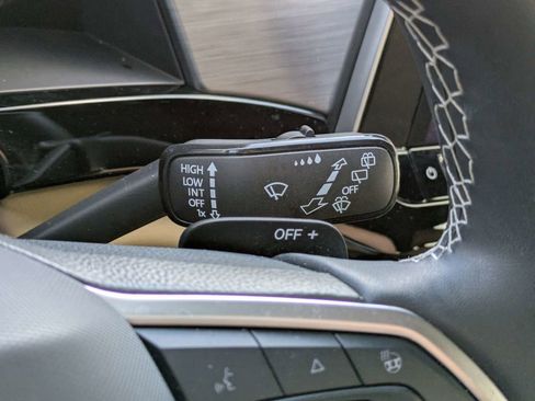 Used 2024 Volkswagen Atlas Cross Sport SE image 39