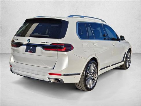 Used 2023 BMW X7 xDrive40i w/ Premium Package image 5