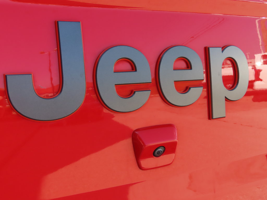 Used 2023 Jeep Gladiator Mojave w/ LED Lighting Group AWD/4WD image 13