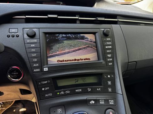 Used 2010 Toyota Prius Three image 14