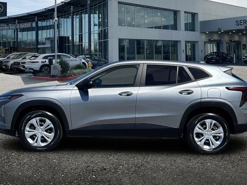 Used 2024 Chevrolet Trax LS w/ Driver Confidence Package FWD image 7