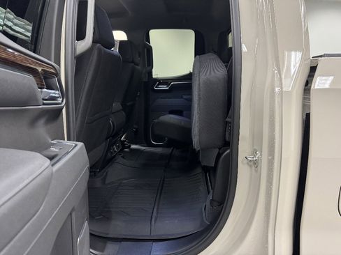 New 2026 GMC Sierra 1500 SLE w/ Preferred Package image 16