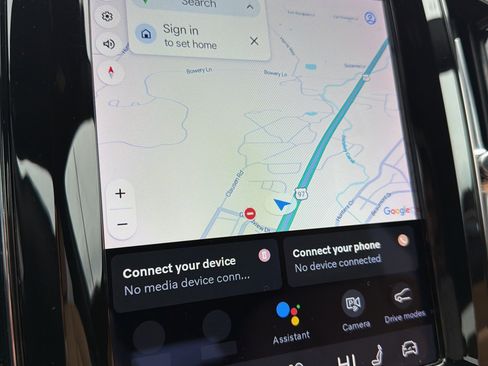 Used 2023 Volvo XC60 T8 Ultimate w/ Climate Package image 26