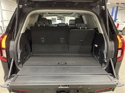 New 2025 Ford Expedition Active image 25