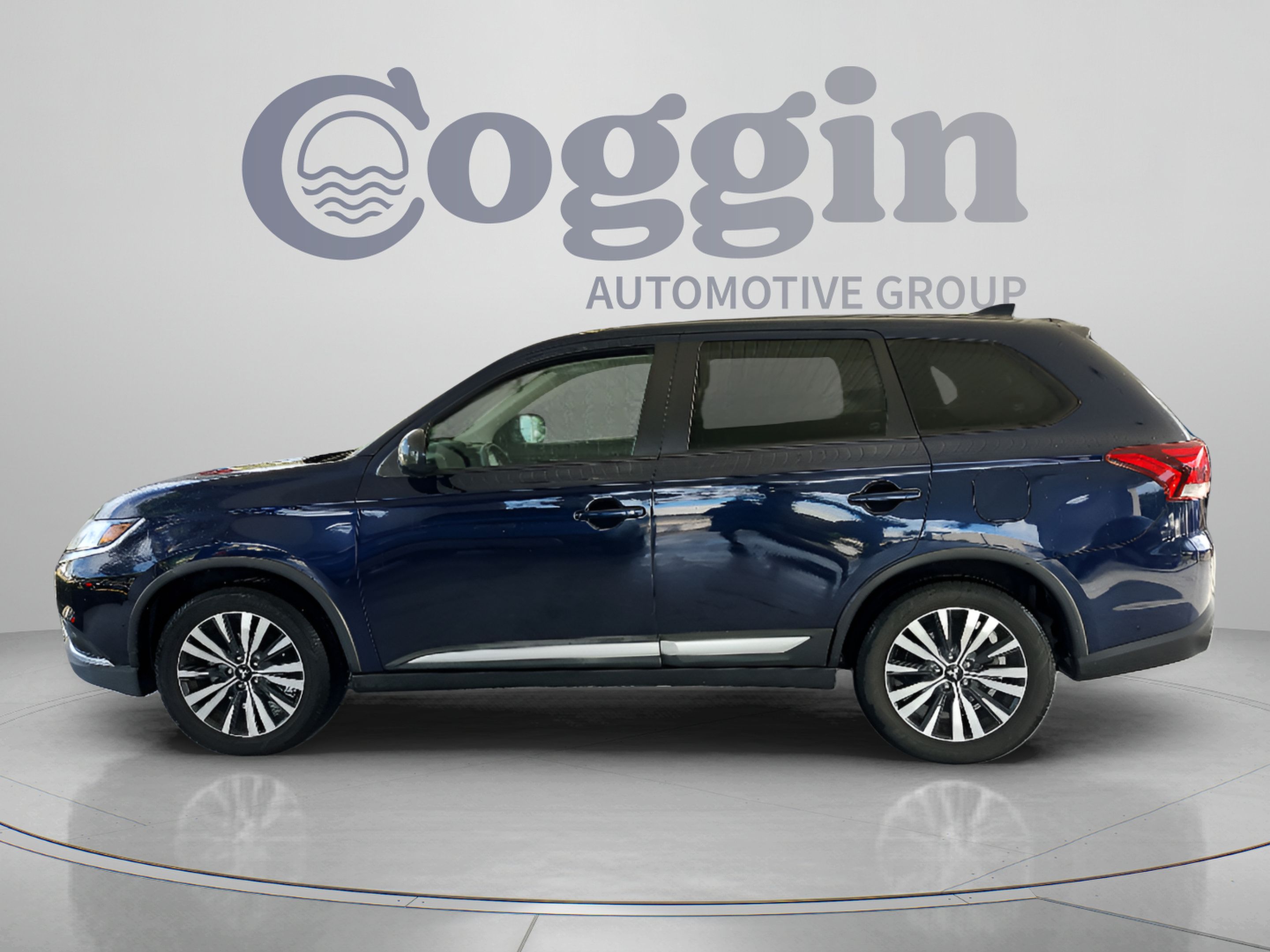 Used 2020 Mitsubishi Outlander ES FWD image 2