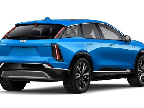 New 2026 Cadillac Optiq Luxury 2 image 25