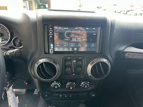 Used 2016 Jeep Wrangler Unlimited Sport w/ Quick Order Package 24S AWD/4WD image 13