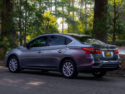 Used 2018 Nissan Sentra SV w/ Premium Package (P01) FWD image 50
