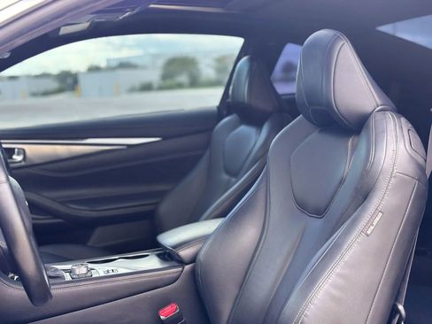 Used 2019 INFINITI Q60 3.0t Luxe w/ Essential Package AWD/4WD image 24
