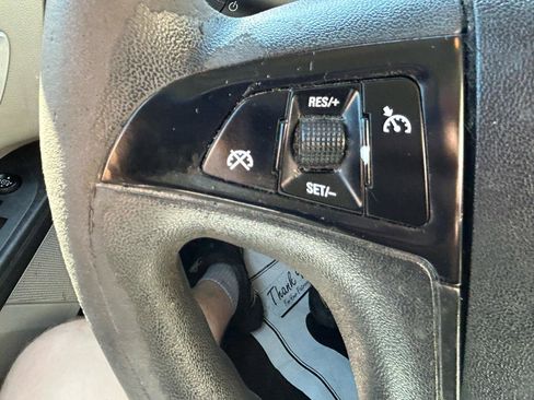 Used 2011 Chevrolet Equinox LS AWD/4WD image 17