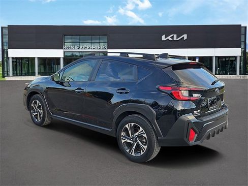 Used 2024 Subaru Crosstrek 2.0i Premium image 3