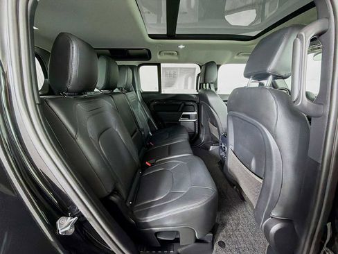 Used 2024 Land Rover Defender 110 S image 26