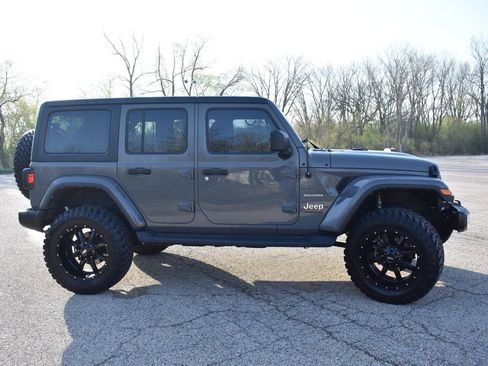 Used 2021 Jeep Wrangler Unlimited Sahara AWD/4WD image 9