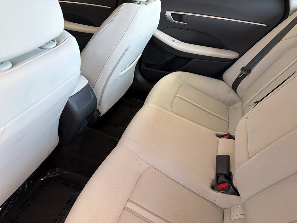 Used 2025 Hyundai Sonata SEL FWD image 11
