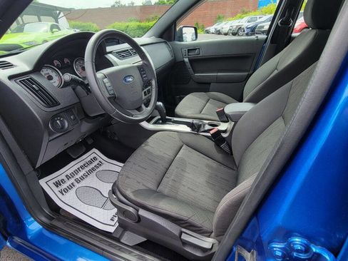 Used 2010 Ford Focus SE FWD image 11