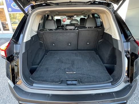 Used 2023 Nissan Rogue SV w/ SV Premium Package image 33