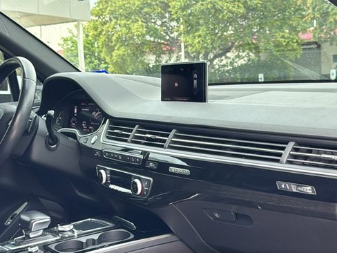 Used 2018 Audi Q7 3.0T Prestige w/ Prestige Package AWD/4WD image 29