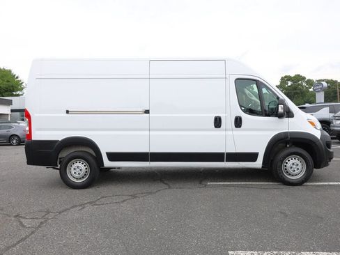 Used 2025 RAM ProMaster 2500 w/ Convenience Group FWD image 6