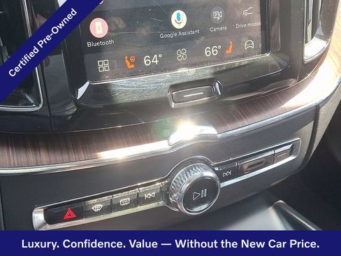 Certified 2024 Volvo XC60 B5 Plus w/ Protection Package Premier AWD/4WD image 17