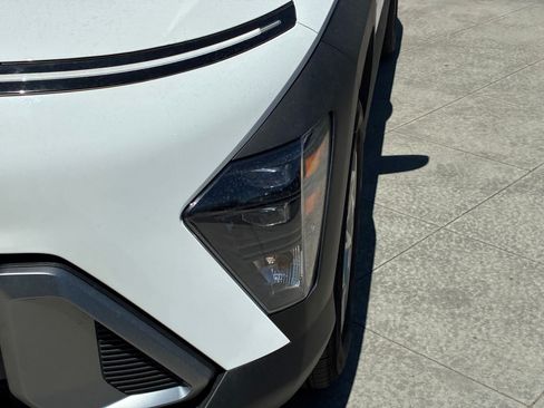 Certified 2025 Hyundai Kona SE AWD/4WD image 12