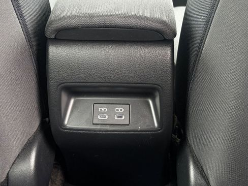 Used 2025 Toyota Corolla LE FWD image 22