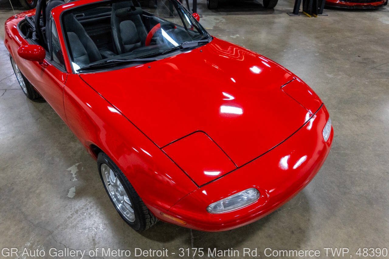 Used 1996 MAZDA MX-5 Miata RWD image 12