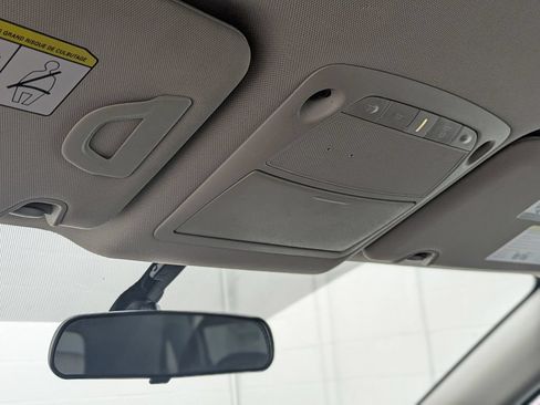 Used 2018 Nissan Rogue SV FWD image 31