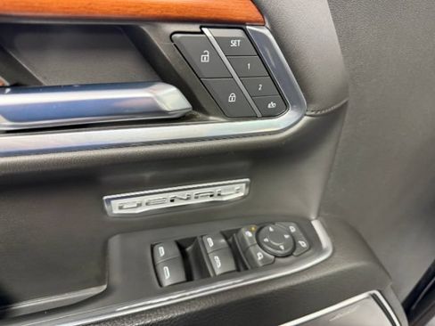 Used 2023 GMC Sierra 1500 Denali AWD/4WD image 11