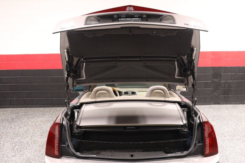 Used 2005 Cadillac XLR RWD image 33