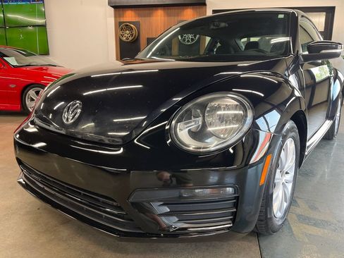 Used 2019 Volkswagen Beetle 2.0T S FWD image 2