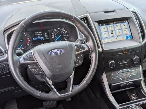 Used 2019 Ford Edge SEL image 12