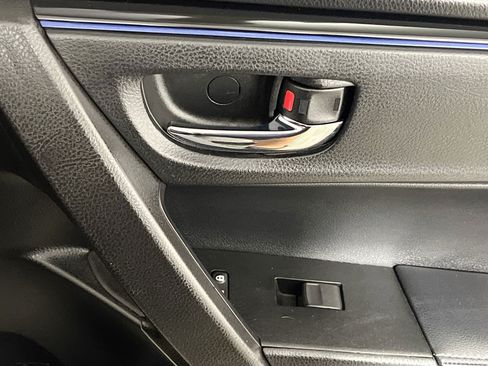 Used 2019 Toyota Corolla SE w/ SE Premium Package FWD image 31
