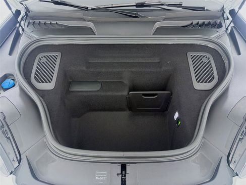 New 2026 Porsche Macan Electric image 31