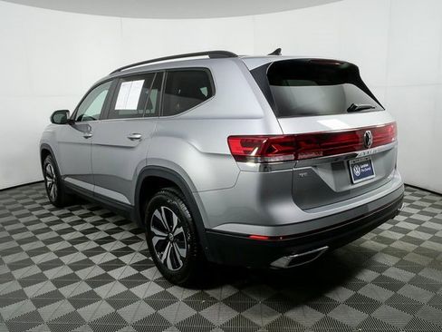 Certified 2025 Volkswagen Atlas SE image 4