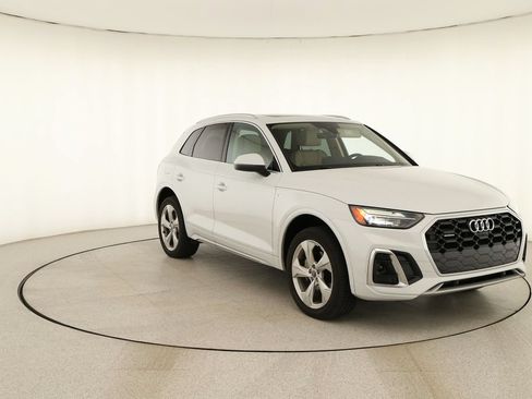 Certified 2023 Audi Q5 2.0T Premium Plus w/ Premium Plus Package AWD/4WD image 10