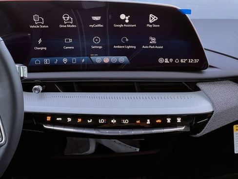 New 2026 Cadillac Optiq Luxury 1 image 15