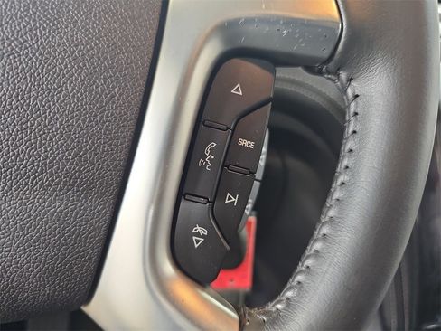 Used 2017 Chevrolet Traverse LT image 24