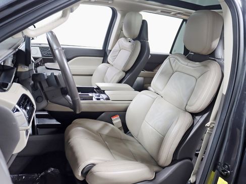 Used 2022 Lincoln Navigator L Reserve image 32