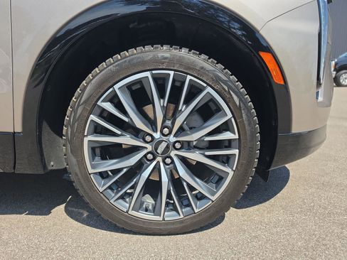 Used 2024 Cadillac XT4 Sport AWD/4WD image 31