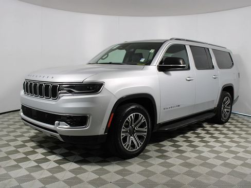Used 2024 Jeep Wagoneer L Series II RWD image 47