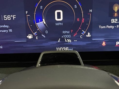 Used 2025 Chevrolet Traverse LT w/ Enhanced Driving Package image 36