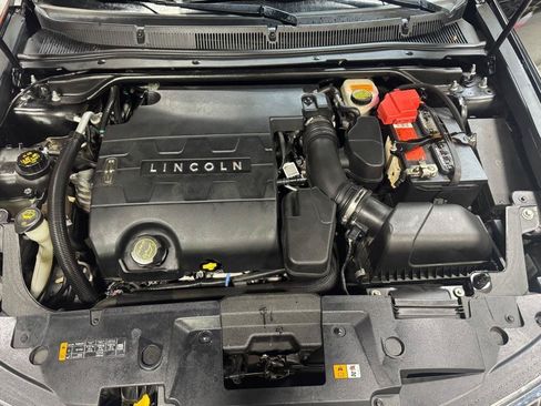 Used 2014 Lincoln MKS AWD w/ Equipment Group 101A image 9