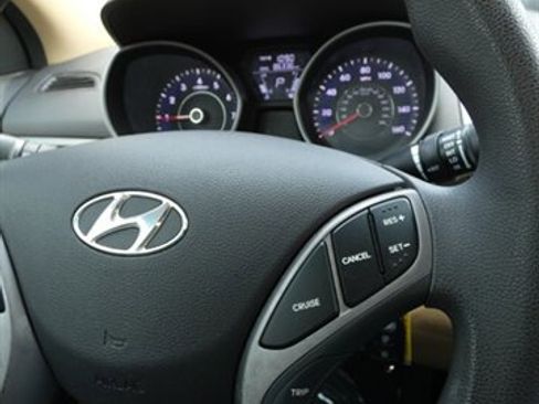 Used 2013 Hyundai Elantra GLS w/ Preferred Pkg FWD image 26
