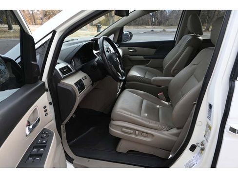 Used 2016 Honda Odyssey Touring Elite image 13