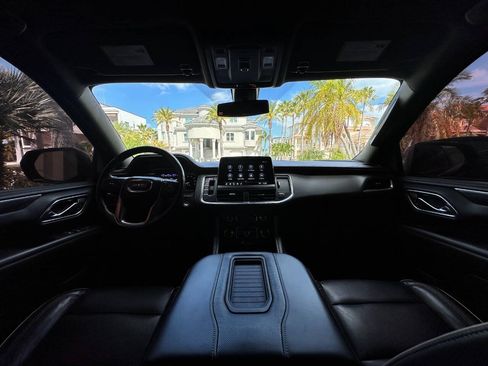 Used 2021 GMC Yukon XL SLT AWD/4WD image 11